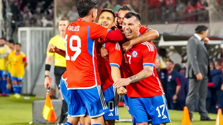 Chile entregó la nómina de jugadores para los duelos ante Uruguay y Colombia en el inicio de las eliminatorias.