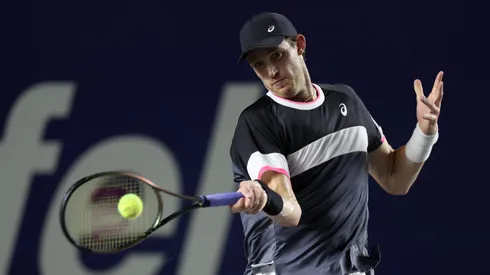 SAN JOSÉ DEL CABO, MEXICO - AUGUST 03: Nicolas Jarry of Chile returns a shot to Stefanos Tsitsipas of Greece during the Mifel Tennis Open by Telcel Oppo at Cabo Sports Complex on August 03, 2023 in San José del Cabo, Mexico. (Photo by Matthew Stockman/Getty Images)