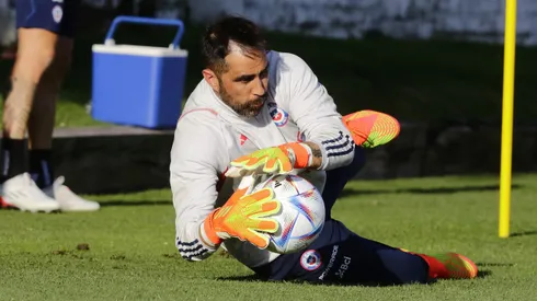 Leo Burgueño se la juega: Bravo no estará con La Roja en Eliminatorias