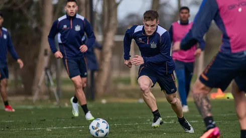 Bruno Barticciotto lucha por ganarse un puesto en Talleres de Córdoba.