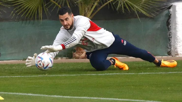 Arias es opción en la Roja para ser titular en Montevideo