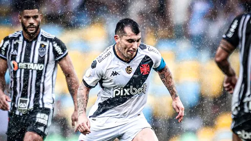 Gary Medel convertido en capitán y referente en Vasco Da Gama.