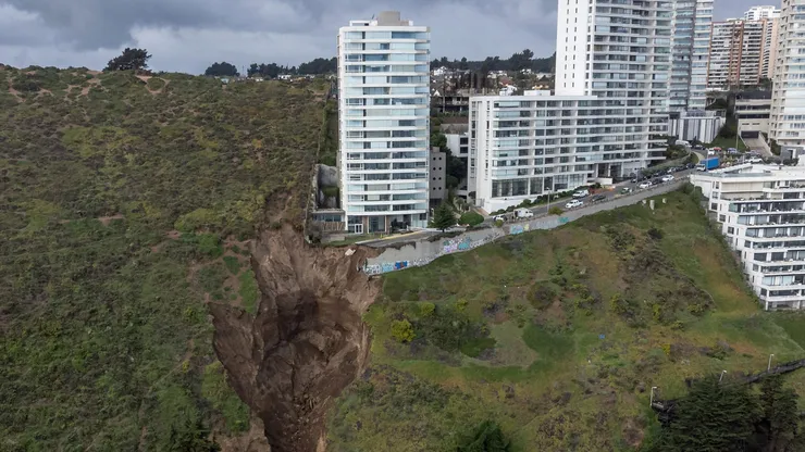 Impactante socavón en Viña del Mar