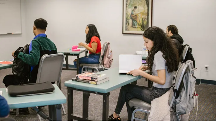 Estudiantes universitarios en clases
