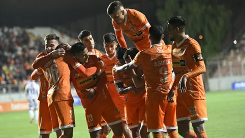 Cobreloa celebró un triunfazo ante Cobresal y ahora chocará con Colo Colo.