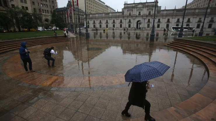 Lluvia en Santiago.