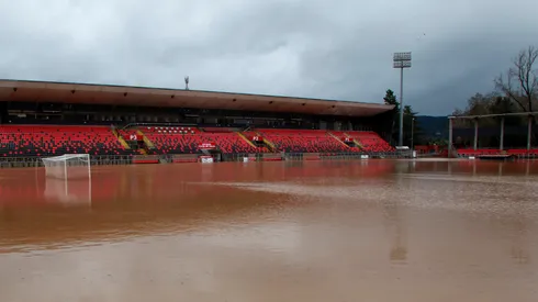 Así quedó el Estadio Fiscal de Talca como consecuencia de temporal.