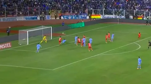 Ronnie Fernández tuvo el gol del empate en su cabeza, pero envió el balón al travesaño y Bolívar cayó con Inter de Porto Alegre en Copa Libertadores.