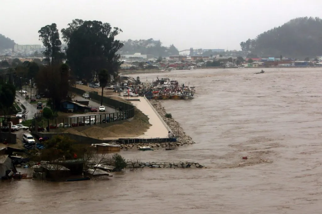 Constitución, 21 de agosto de 2023 Crecida del Río Maule en el sector de Constitución y Quivolgo. José Robles/Aton Chile