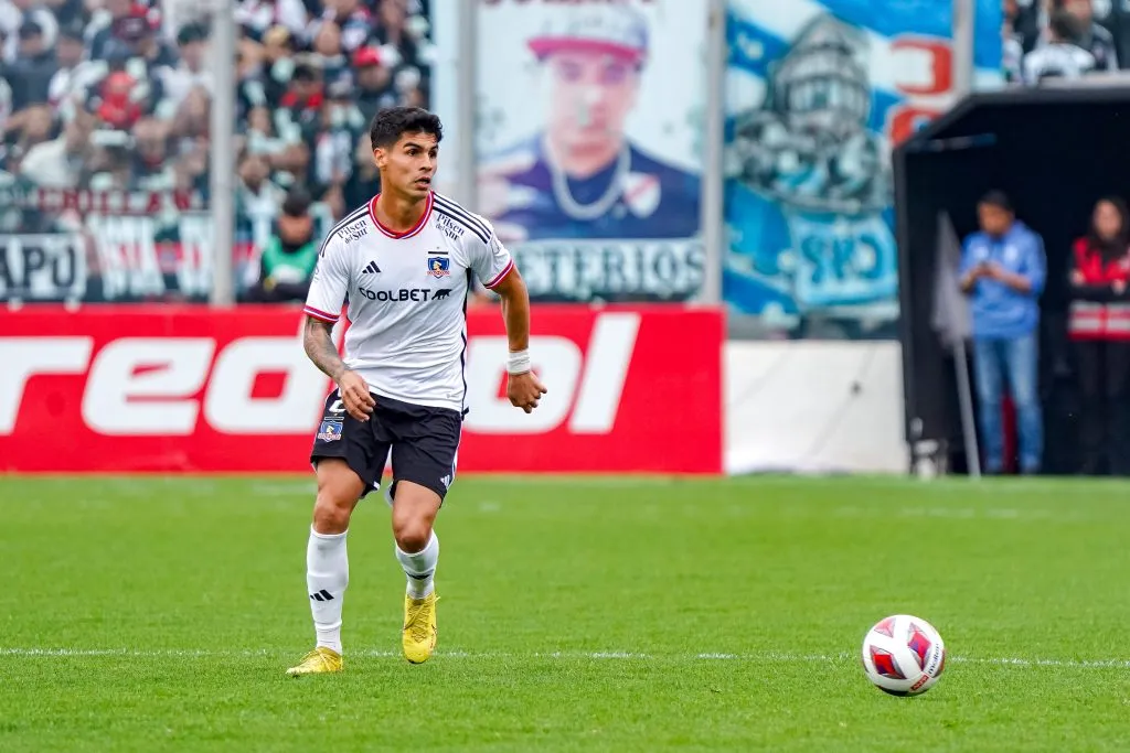 Erick Wiemberg en acción durante el triunfo de Colo Colo vs. la UC. (Guille Salazar/RedGol).