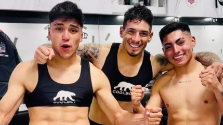 Damián Pizarro celebra en el camarín el triunfo de Colo Colo ante la UC