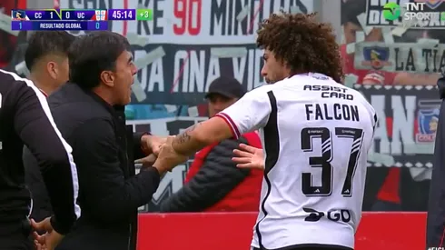 Gustavo Quinteros respalda a Maxi Falcón contra los jueces.