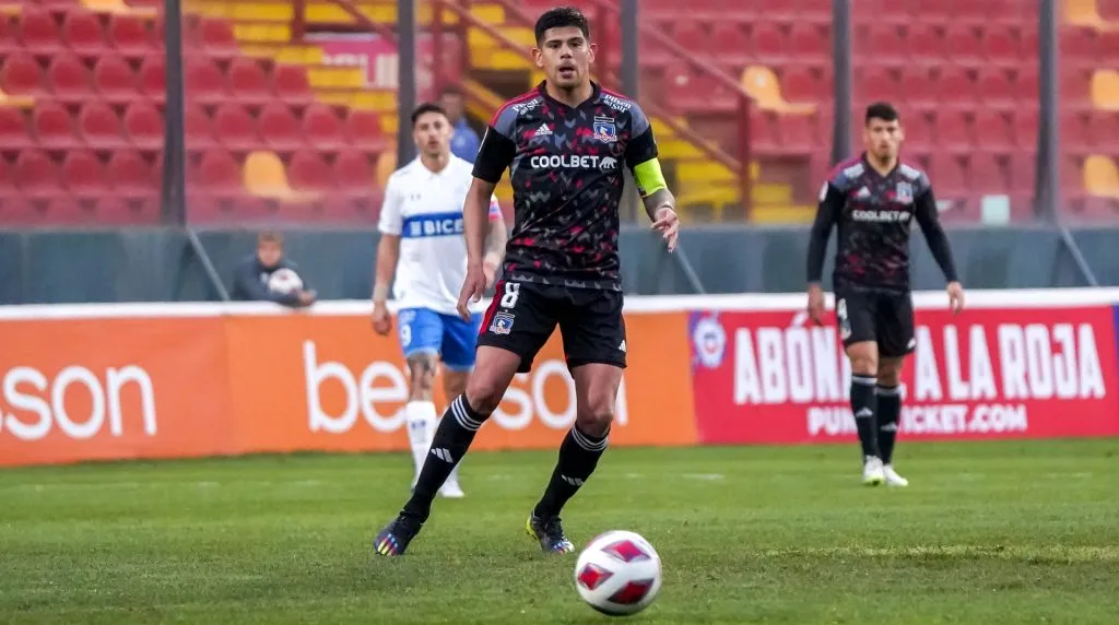 Esteban Pavez firmó esta jornada su renovación con Colo Colo y Colón se bajó de la carrera por su fichaje. Foto: Guille Salazar, RedGol.