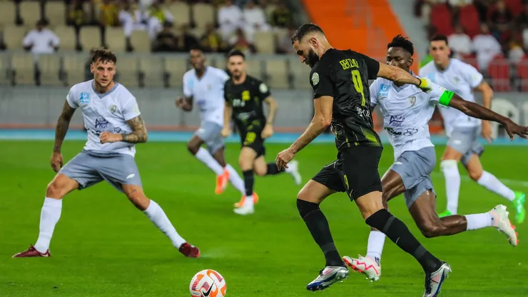 El chileno Enzo Roco jugó contra el Al-Ittihad de Karim Benzema y compañía.