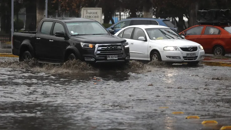 La isoterma cero alta nuevamente complica a Santiago.