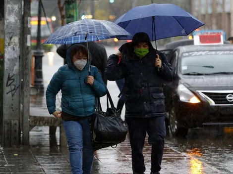 ¿En qué horarios lloverá más fuerte en Santiago? Este es el pronóstico