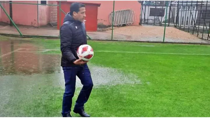 Las lluvias hicieron imposible que se juegue en Santa Cruz.