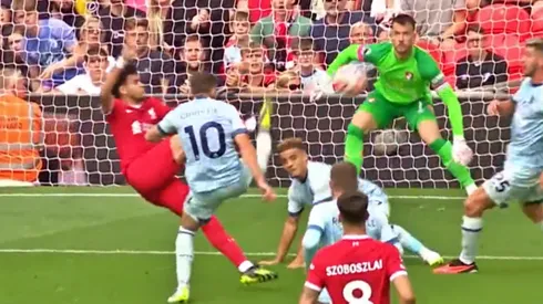 Díaz anotó un golazo para el Liverpool.