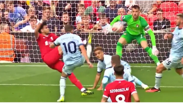 Díaz anotó un golazo para el Liverpool.