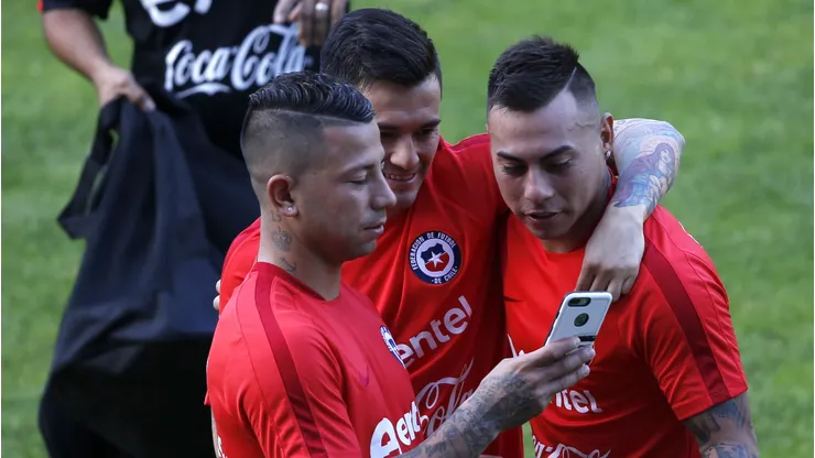 Leonardo Valencia también abordó su relación con Charles Aránguiz y Fernando Felicevich.