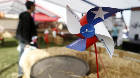 Locales y fondas en la XXII Semana de la Chilenidad en el Parque Padre Hurtado.