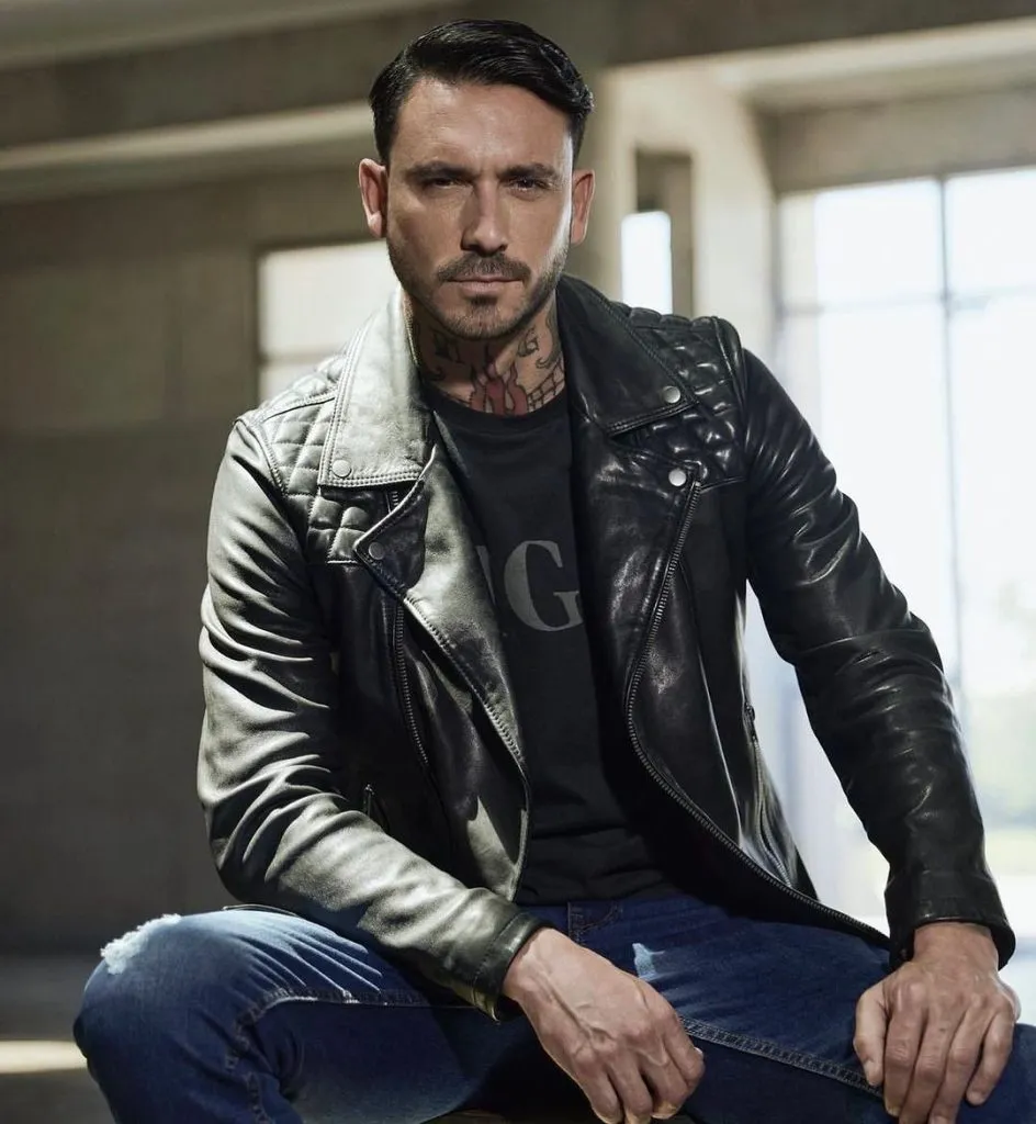 Pinilla es un amante de la moda y los perfumes