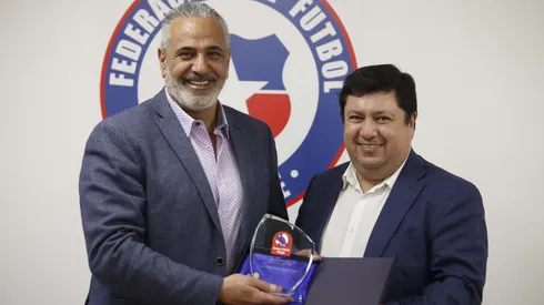 Ahora sí: galvano correcto para Universidad de Concepción.