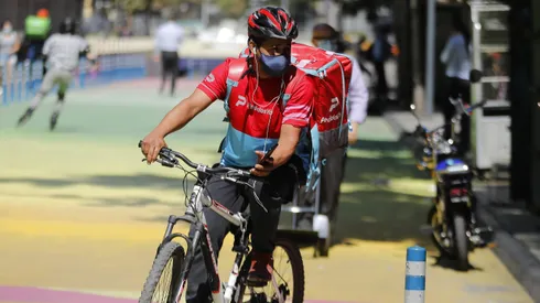 ¿Cuánto gana un repartidor en Chile? Este es el sueldo de un delivery.