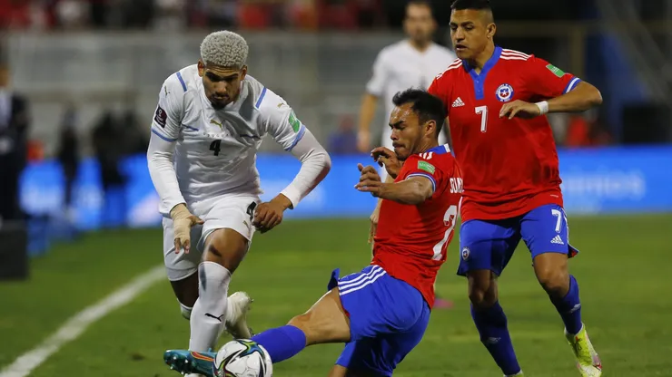 Ronald Araújo puede perderse el duelo de Uruguay ante Chile por lesión.
