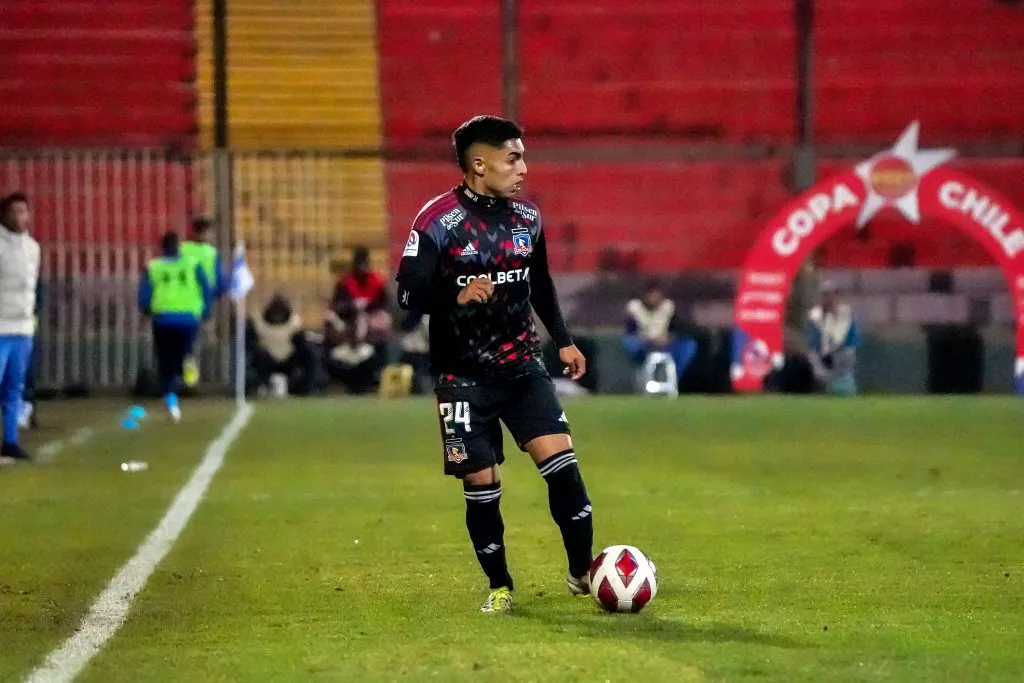 Thompson vio acción en Colo Colo ante la UC luego de días en el ojo del huracán tras confirmarse que volvió con Camila Sepúlveda. | Foto: Guillermo Salazar.