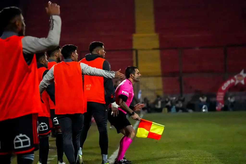 Juan Serrano, Alan Sandoval y Diego Flores fueron quienes acompañaron a Francisco Gilabert en el duelo entre Universidad Católica y Colo Colo. Gustavo Quinteros les dio a todos. Foto: Guille Salazar, RedGol.