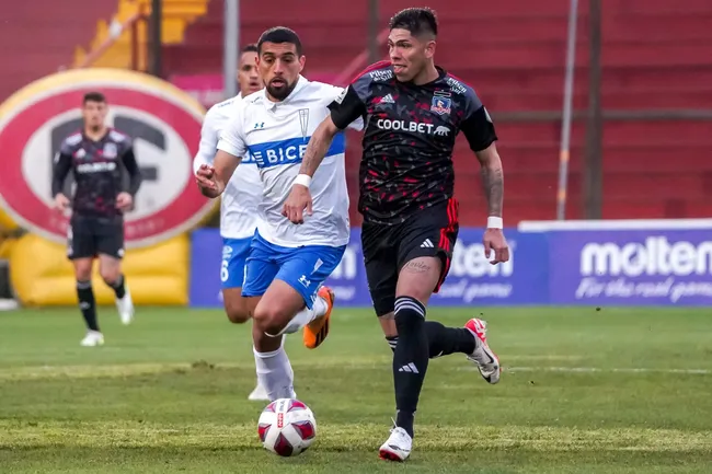 Carlos Palacios protagonizó la gran polémica en el duelo entre Colo Colo y Universidad Católica. Foto: Guille Salazar, RedGol.