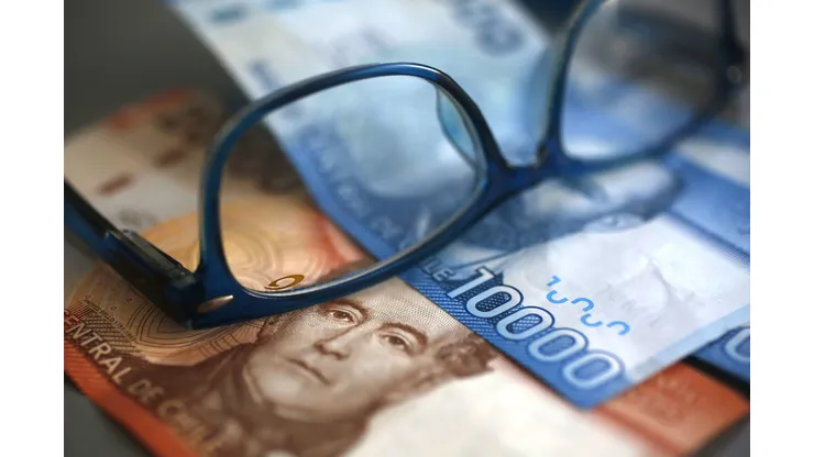 Santiago, 11 noviembre 2021. Tematicas, billetes, efectivo, cuenta, banco. Marcelo Hernandez/Aton Chile