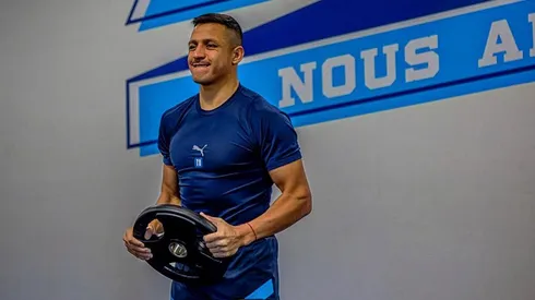 Alexis se abre a seguir la huella de Pelé y negociará con Santos