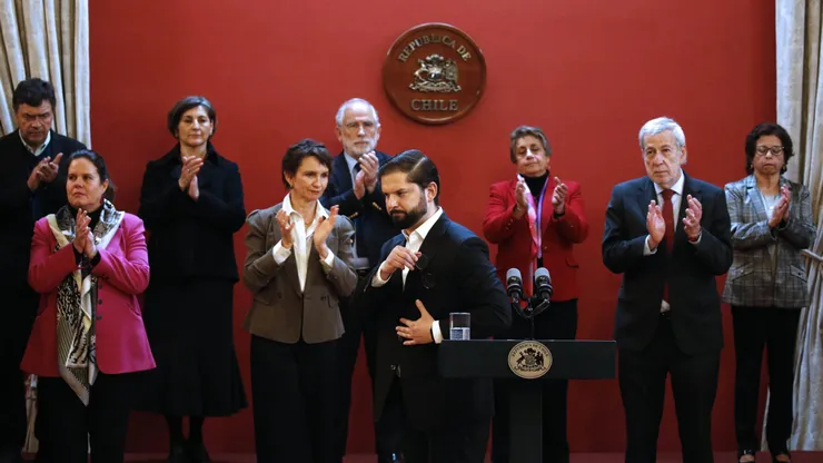 Asumen nuevos ministros