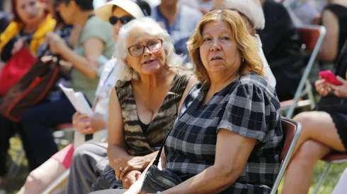 ¿A qué edad pueden las mujeres postular a al PGU?