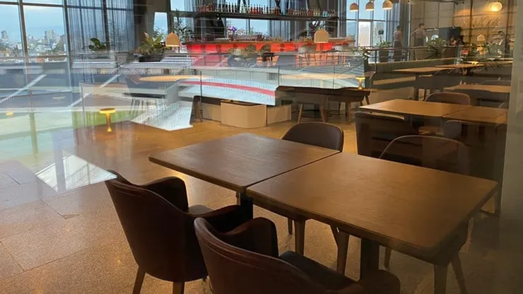 River tiene estadio con restaurante: vista directa a la cancha.