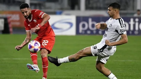 Mauricio Isla jugó 88 minutos por Independiente.