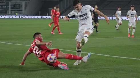 Mauricio Isla estuvo casi todo el partido en su estreno en Independiente.