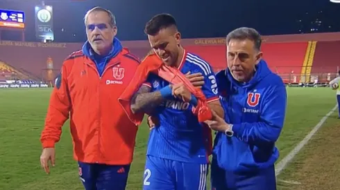 Matías Zaldivia acompañado del cuerpo médico de la U.