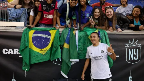 Futbolista brasileño es despedido por ¡dichos homofóbicos contra Marta!