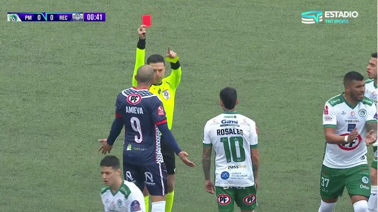 ¡Insólita expulsión en menos de 40 segundos en la Primera B!