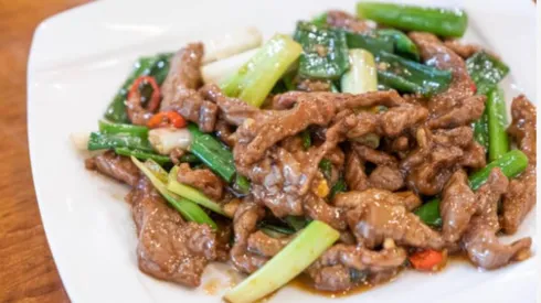 Receta de carne mongoliana fácil y rápida.