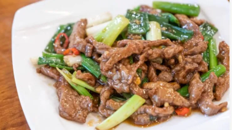 Receta de carne mongoliana fácil y rápida.