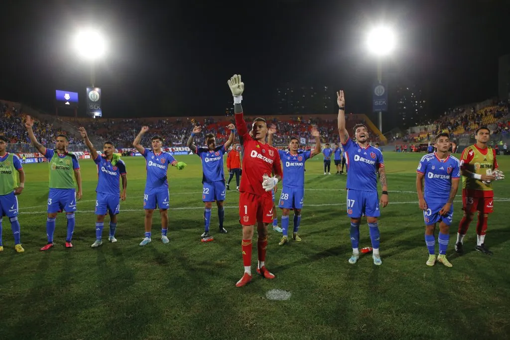 Universidad de Chile ha sido local en el estadio Santa Laura, pero su técnico incluso pidió salir por el mal estado de la cancha. Foto: Photosport.