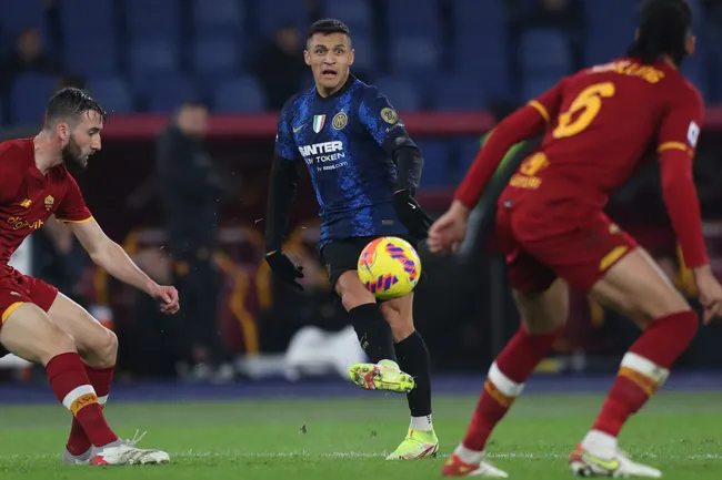 La Roma y el Inter de Milán buscan quedarse con Alexis Sánchez en este mercado de pases. | Foto: Getty Images.