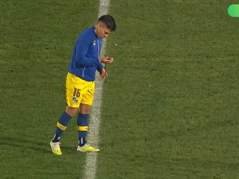 Joan Cruz corre solo tras los penales que eliminaron a Everton