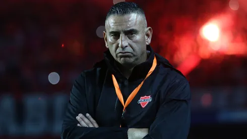 Ñublense en incertidumbre en Ecuador por asesinato de candidato presidencial.