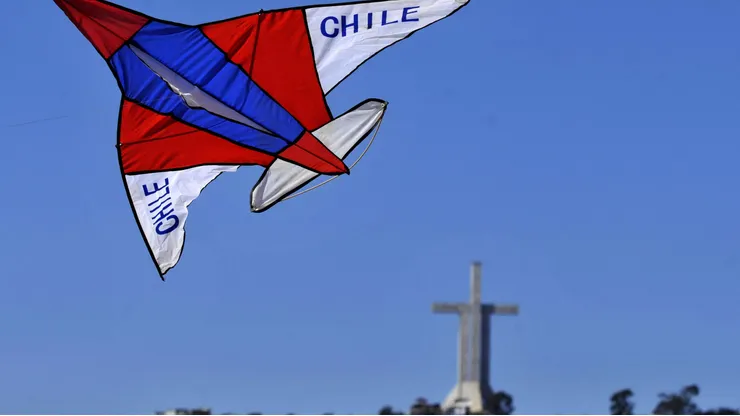 Miles de personas se congregan en el sector de La Pampilla para celebrar las fiestas patrias.
