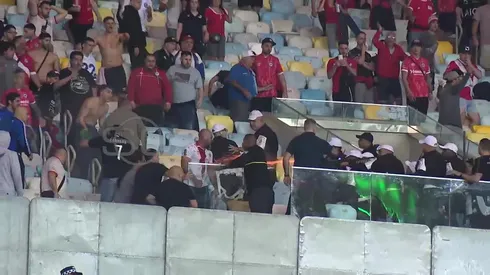La policía brasileña reprimiendo a la hinchada de Argentinos Juniors